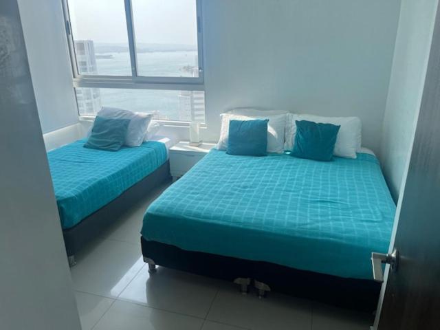 Front * Cartagena